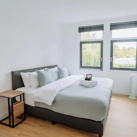 Brand New Bright Luxurious In Amsterdam! * אמסטרדם