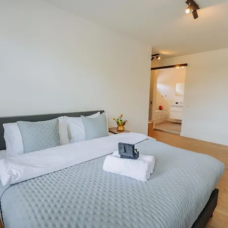 Brand New Bright Luxurious In Amsterdam!
